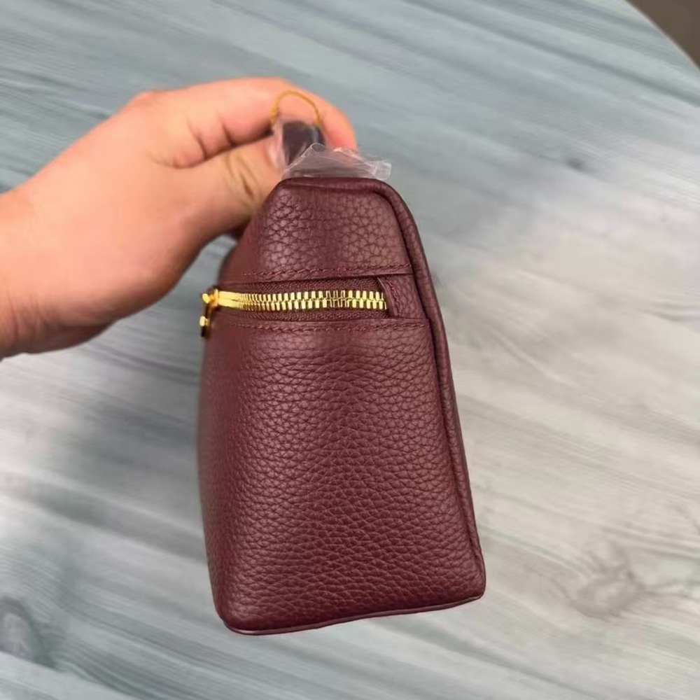 Loro Piana wine red lychee patterned handbag - Picture 3 of 5
